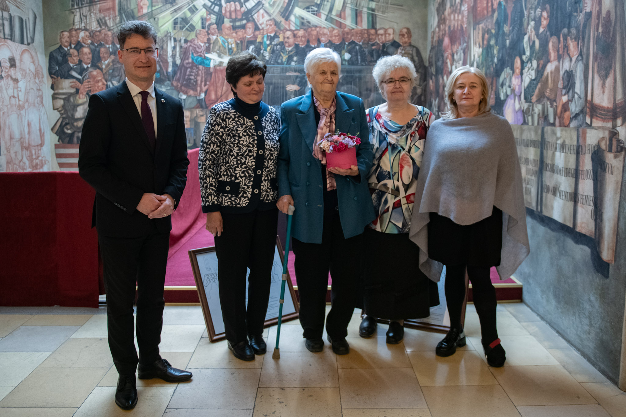 A 90 éves Föcsök Jánosnét  köszöntötték a Városházán